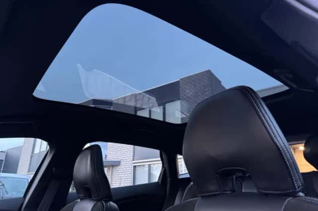 Volvo V40 (2014) thumbnail 10