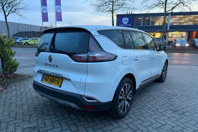 Renault Espace (2016) thumbnail 3