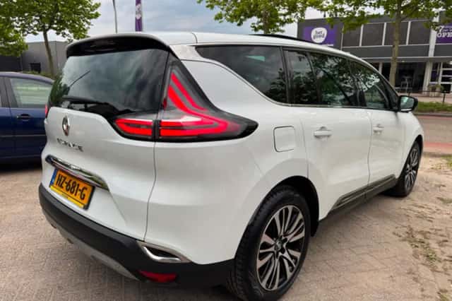Renault Espace (2016) thumbnail 3