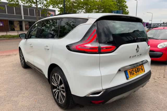 Renault Espace (2016) thumbnail 4