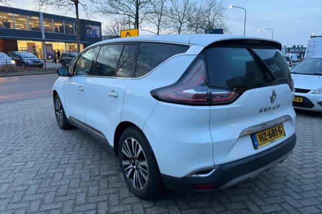 Renault Espace (2016) thumbnail 4
