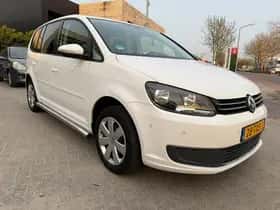 Volkswagen Touran (2012) thumbnail 2