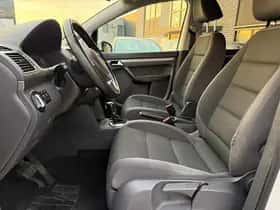 Volkswagen Touran (2012) thumbnail 11