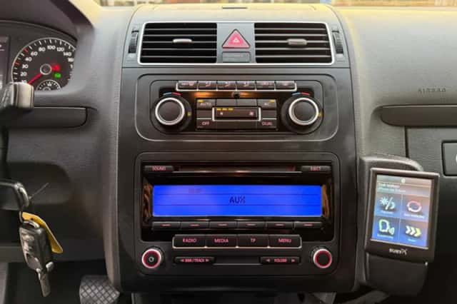 Volkswagen Touran (2012) thumbnail 16