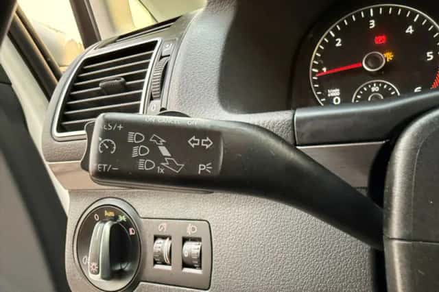 Volkswagen Touran (2012) thumbnail 17