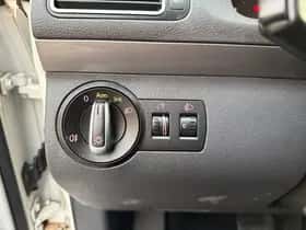Volkswagen Touran (2012) thumbnail 18