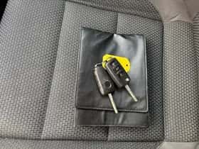Volkswagen Touran (2012) thumbnail 19