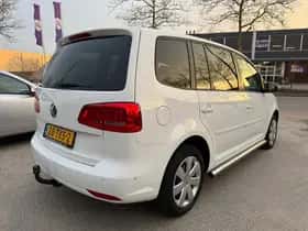Volkswagen Touran (2012) thumbnail 3