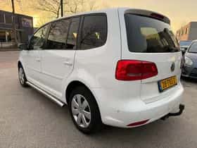 Volkswagen Touran (2012) thumbnail 4