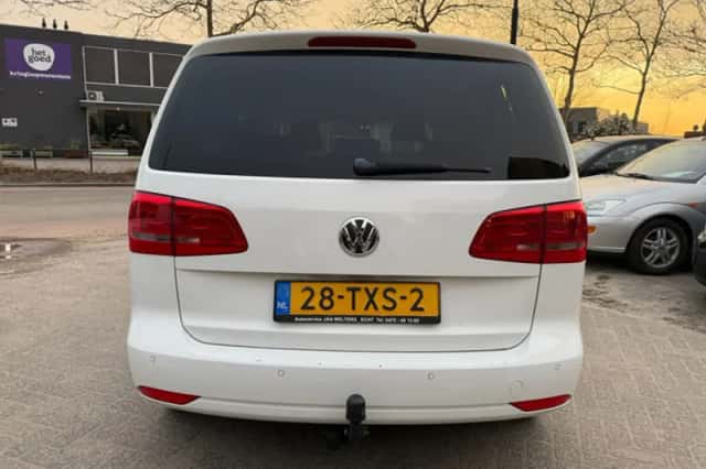 Volkswagen Touran (2012) thumbnail 6