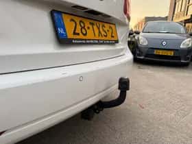 Volkswagen Touran (2012) thumbnail 8