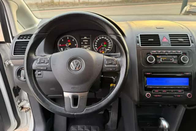 Volkswagen Touran (2012) thumbnail 9