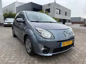 Renault Twingo (2011) thumbnail 2