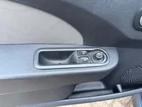 Renault Twingo (2011) thumbnail 13