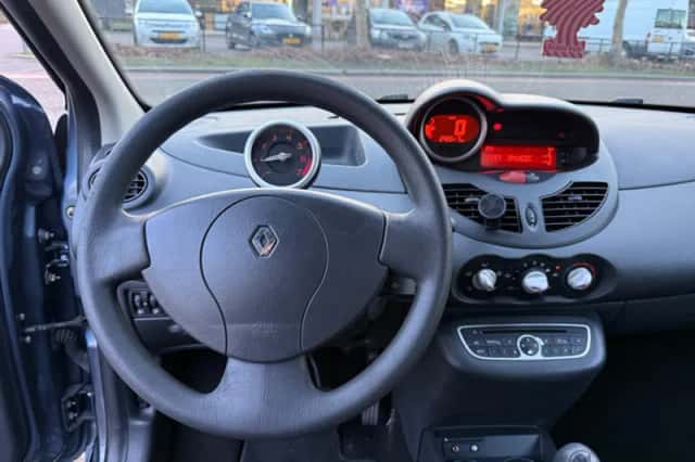 Renault Twingo (2011) thumbnail 10