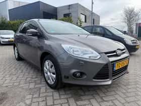 Ford Focus (2012) thumbnail 2