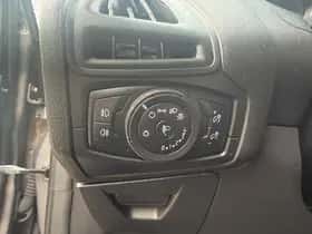 Ford Focus (2012) thumbnail 17