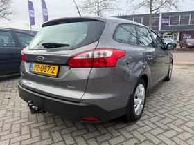 Ford Focus (2012) thumbnail 4