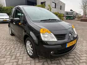 Renault Modus (2005) thumbnail 2