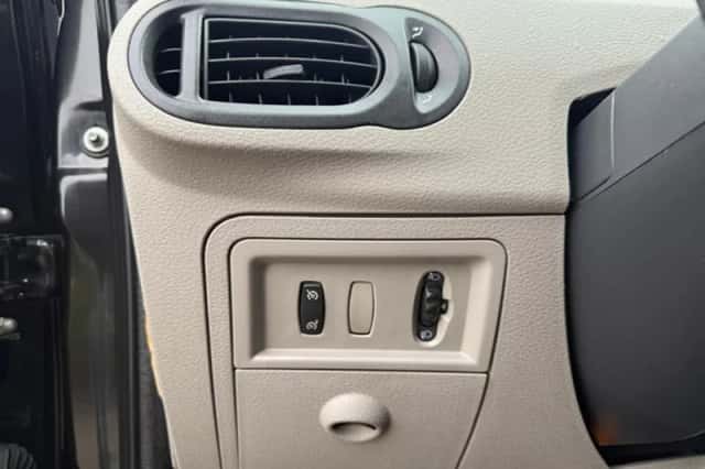 Renault Modus (2005) thumbnail 11