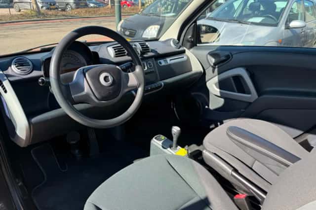 Smart Fortwo (2013) thumbnail 7