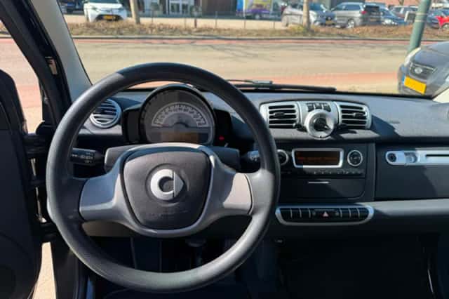 Smart Fortwo (2013) thumbnail 9