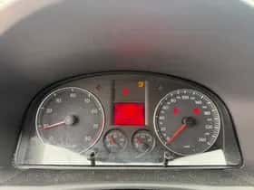 Volkswagen Touran (2007) thumbnail 11