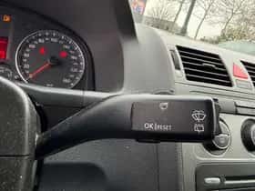 Volkswagen Touran (2007) thumbnail 15