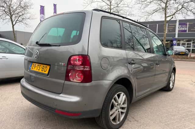 Volkswagen Touran (2007) thumbnail 3