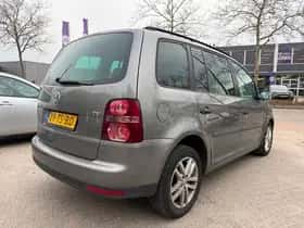 Volkswagen Touran (2007) thumbnail 3