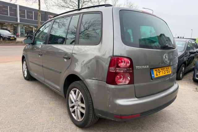 Volkswagen Touran (2007) thumbnail 4