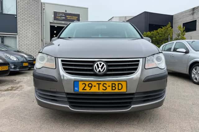 Volkswagen Touran (2007) thumbnail 5