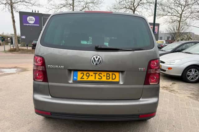Volkswagen Touran (2007) thumbnail 6