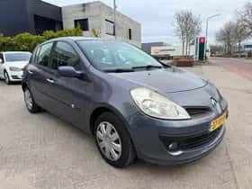 Renault Clio (2007) thumbnail 2