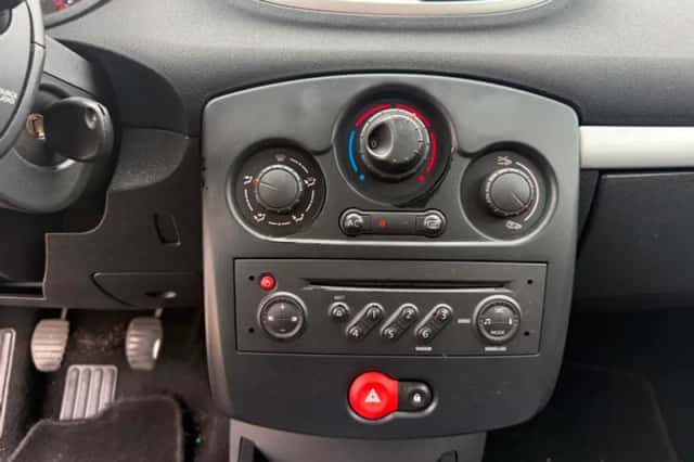 Renault Clio (2007) thumbnail 13