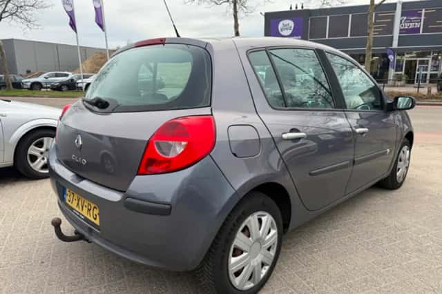 Renault Clio (2007) thumbnail 3