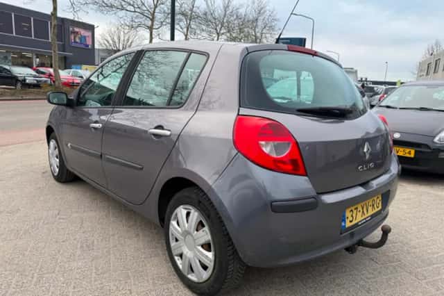 Renault Clio (2007) thumbnail 4