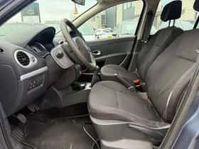 Renault Clio (2007) thumbnail 9