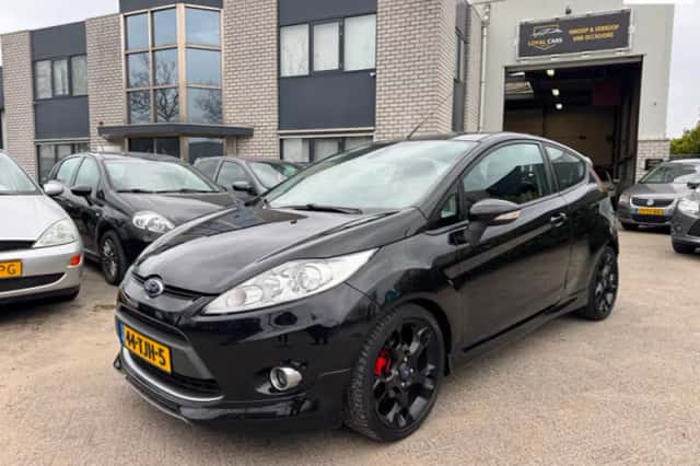 Ford Fiesta (2012) thumbnail 1