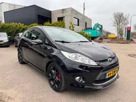 Ford Fiesta (2012) thumbnail 2