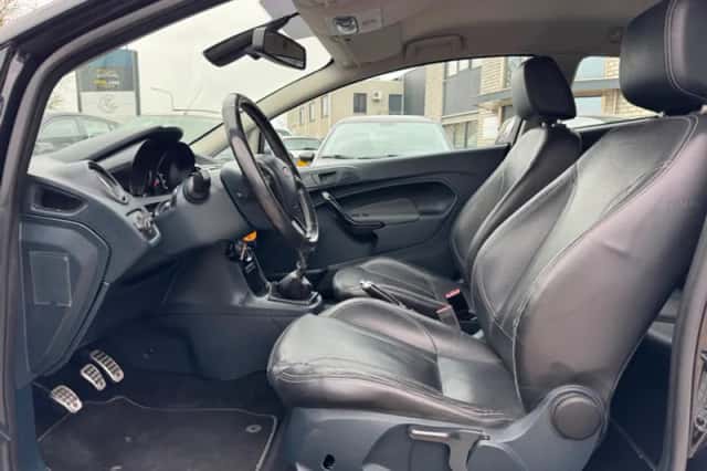 Ford Fiesta (2012) thumbnail 13