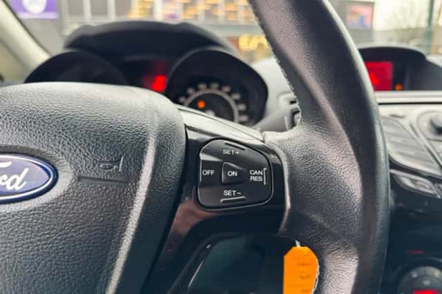 Ford Fiesta (2012) thumbnail 15