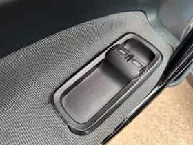 Ford Fiesta (2012) thumbnail 19