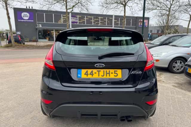 Ford Fiesta (2012) thumbnail 5