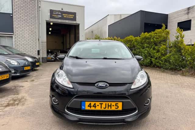 Ford Fiesta (2012) thumbnail 6