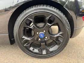 Ford Fiesta (2012) thumbnail 8