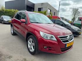 Volkswagen Tiguan (2009) thumbnail 2