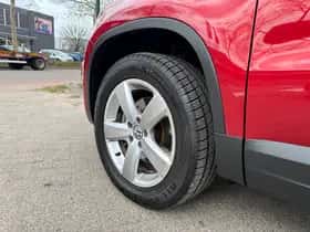 Volkswagen Tiguan (2009) thumbnail 8