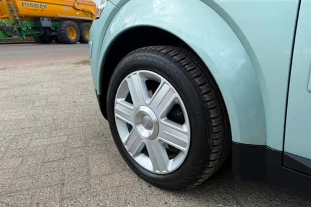 Audi A2 (2002) thumbnail 7