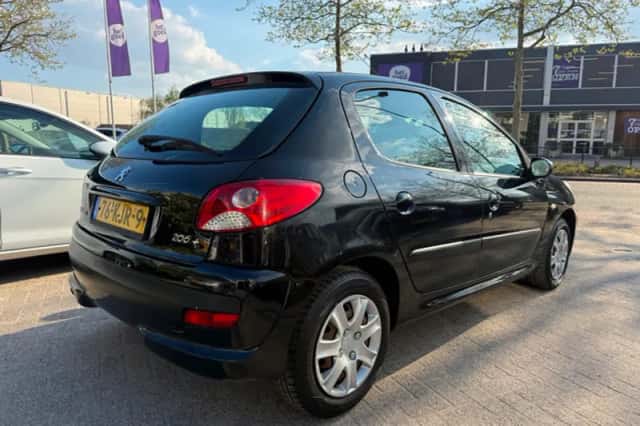 Peugeot 206 (2009) thumbnail 3